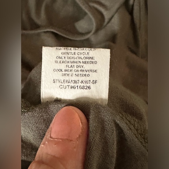 SEESOO Allayna Button Down Tie Front Knit Top - Picture 7 of 8